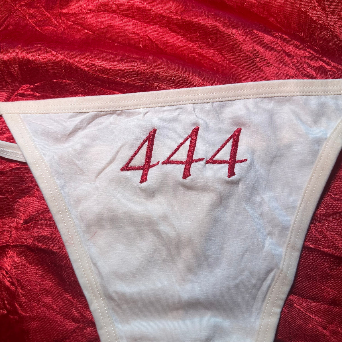 444 Angel Numbers Thong (XL) beige/red