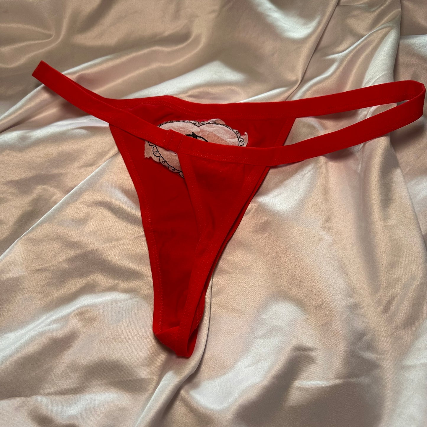 P Heart Thong (L) red/black