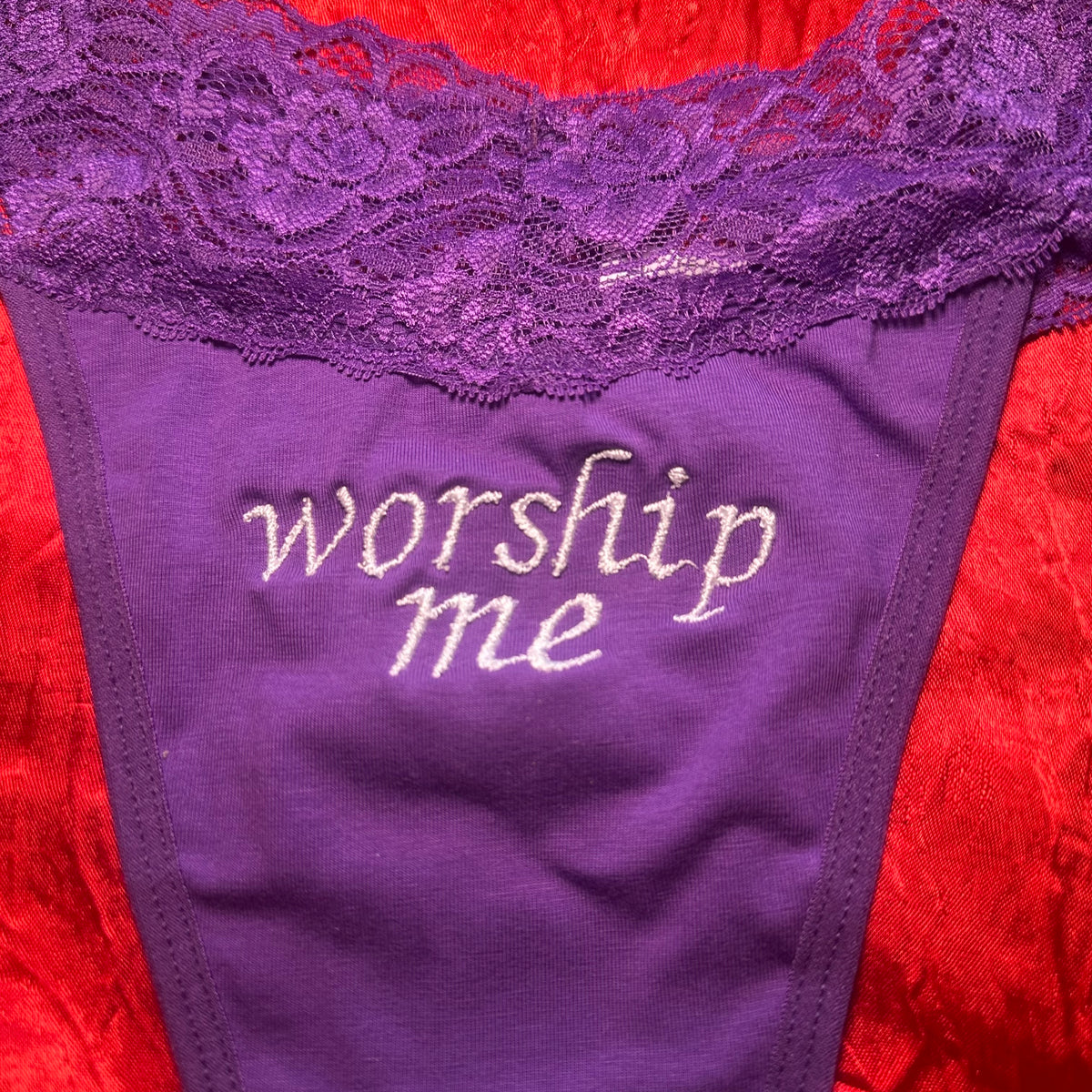 Worship Me Lace Thong (XXL) purple/white