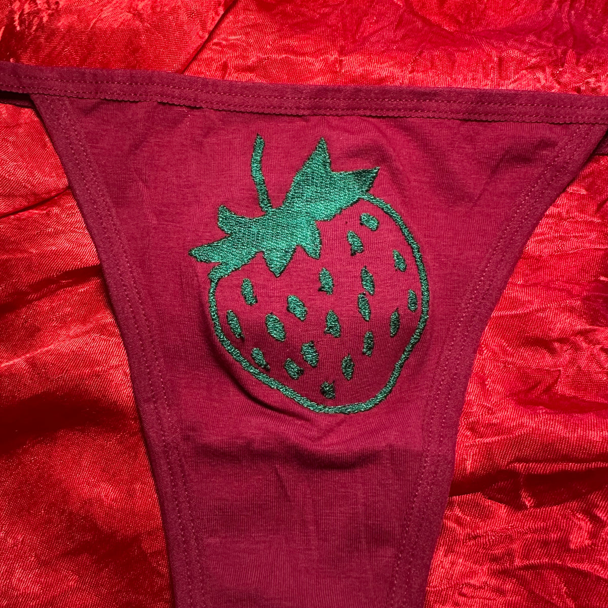Strawberry Thong (S) maroon/green