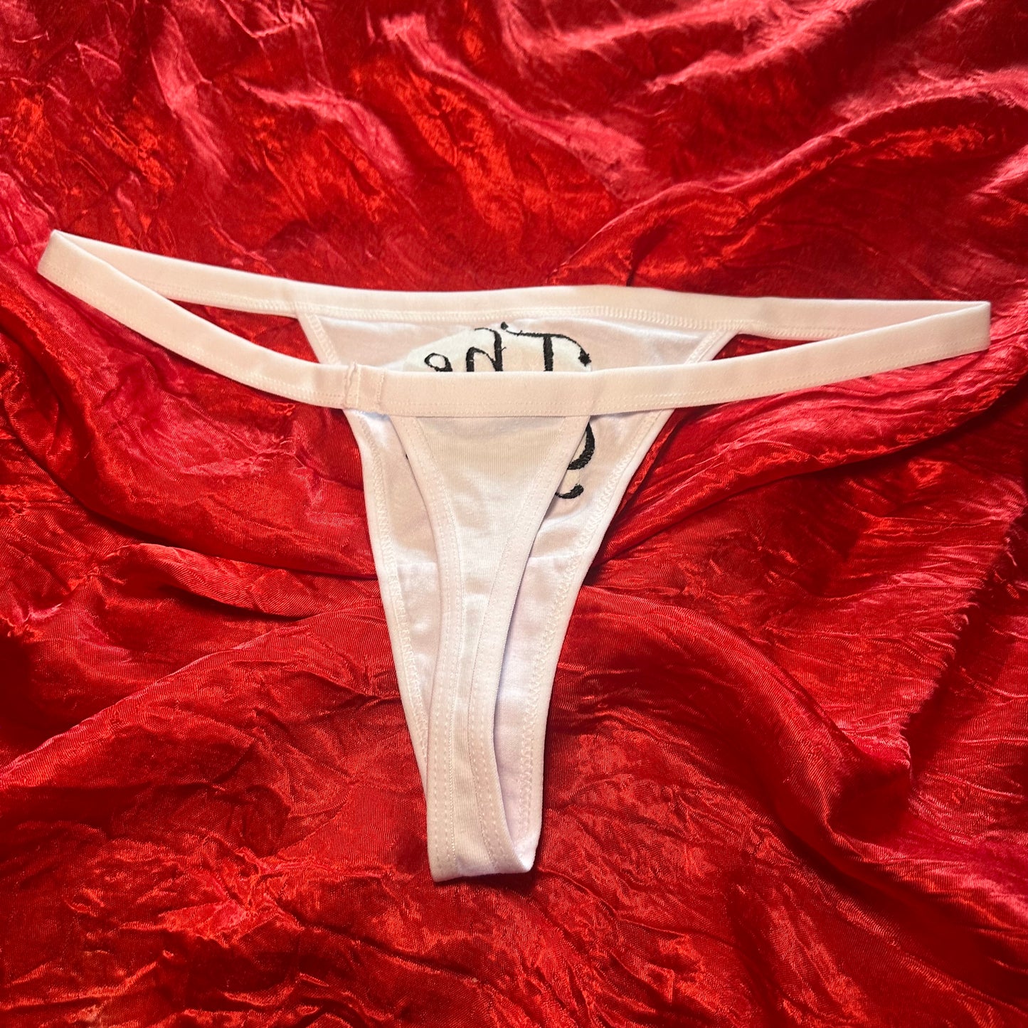 The GOAT Thong (L) white/black
