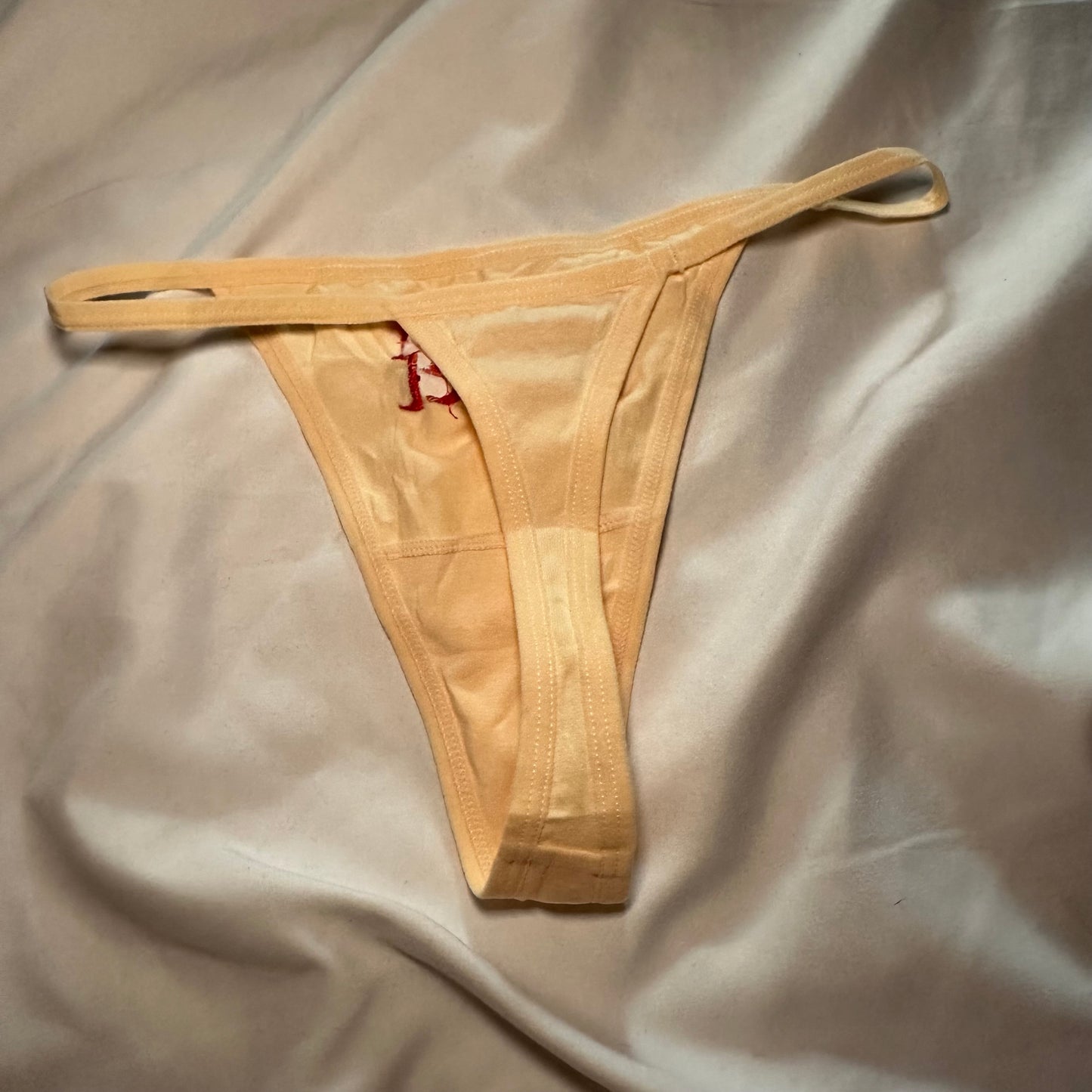 Sacred Vessel Thong (S) beige/red