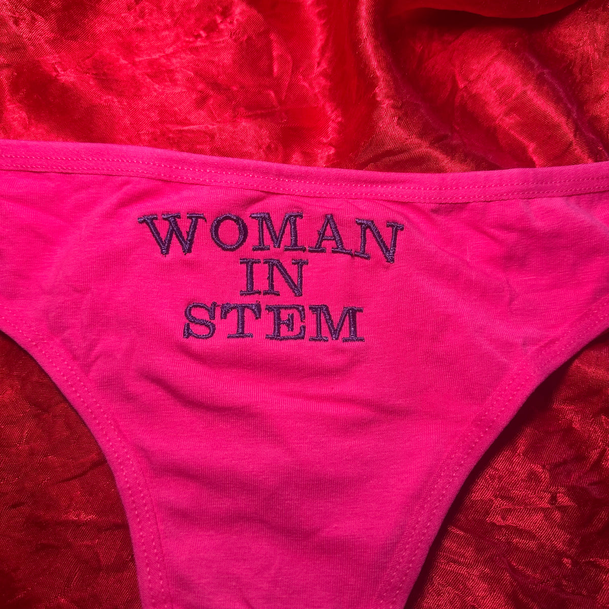 Woman in Stem Pantie Thong (L) pink/purple