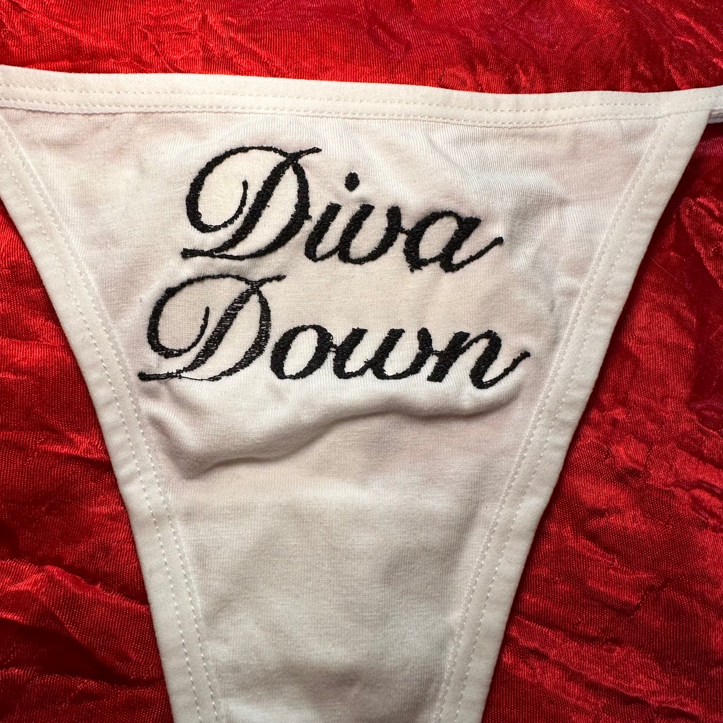Diva Down Thong (S) white/black