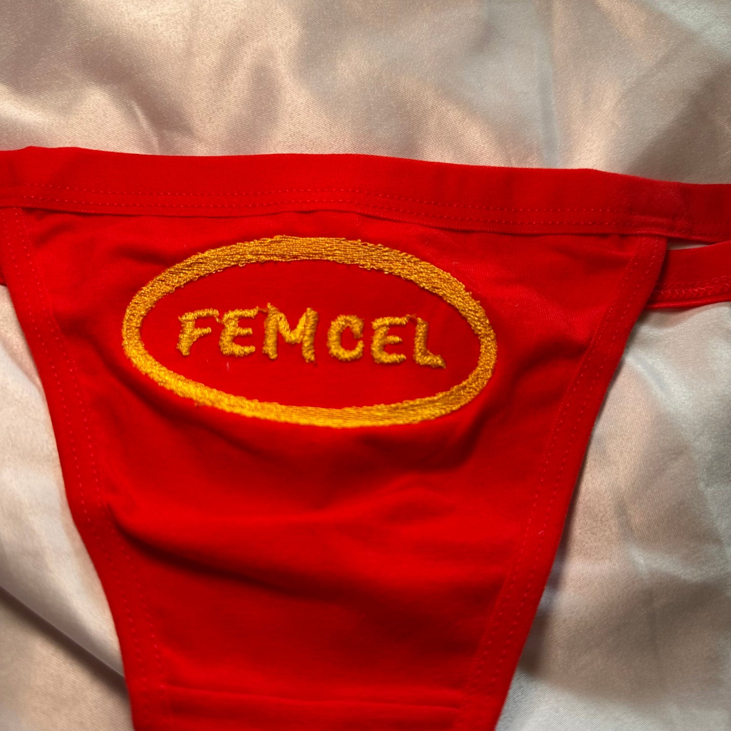 Femcel Thong (XL) red/yellow