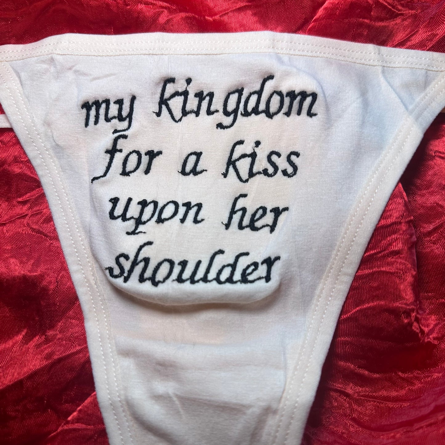 My Kingdom for a Kiss Thong (L) beige/black