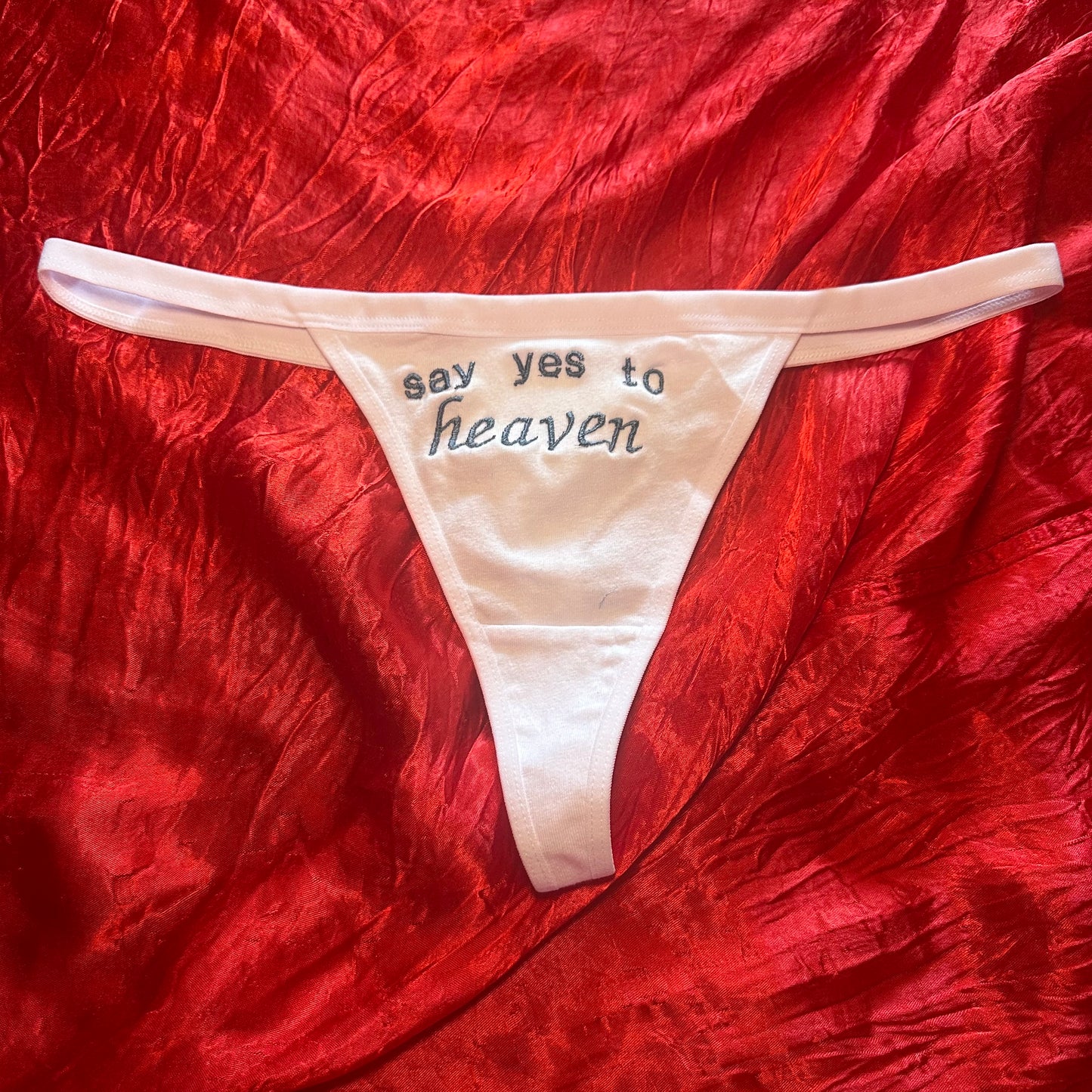 Yes to Heaven Thong (L) white/blue