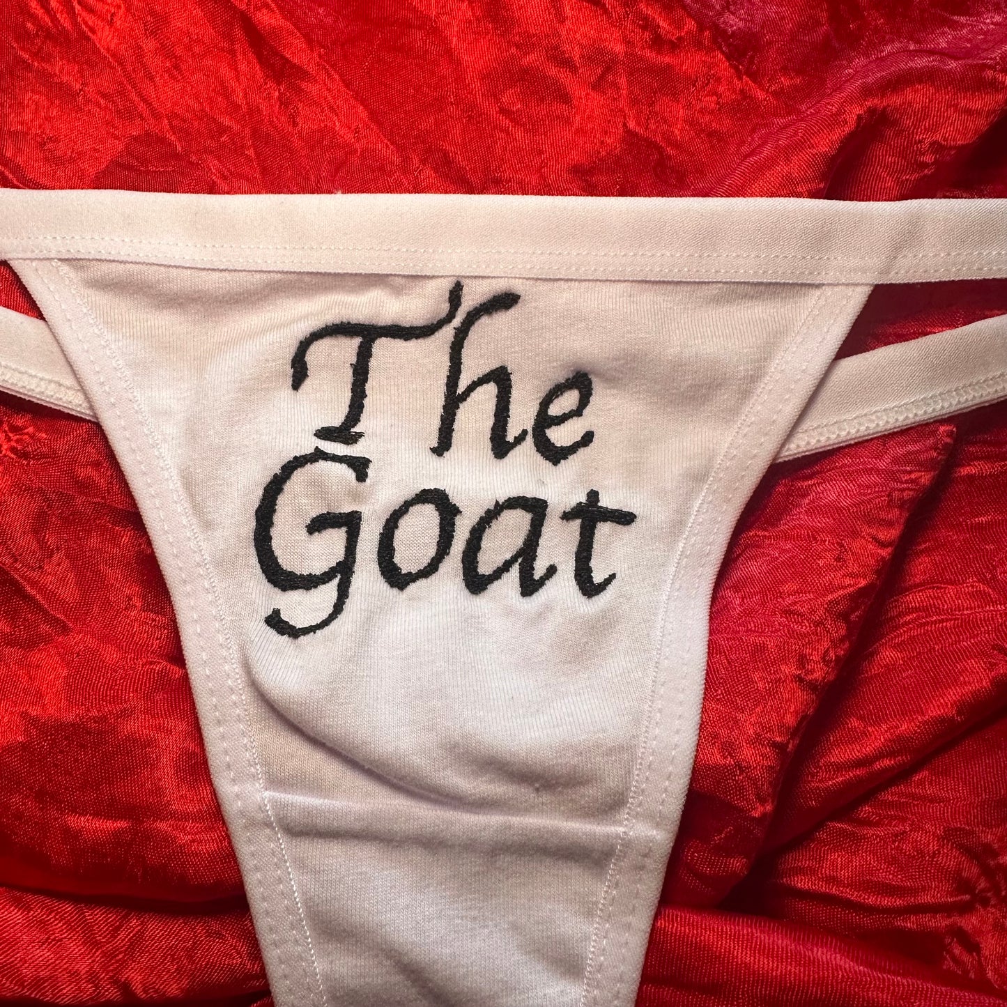 The GOAT Thong (L) white/black