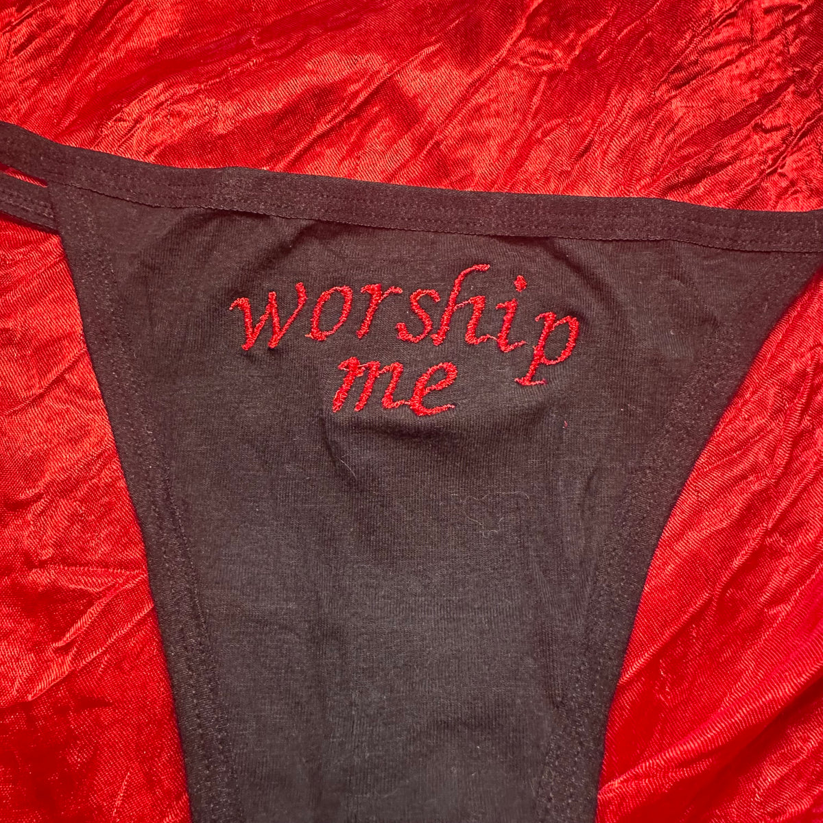 Worship Me Thong (S) black/red