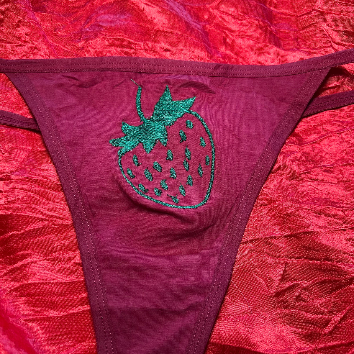 Strawberry Thong (XL) maroon/green