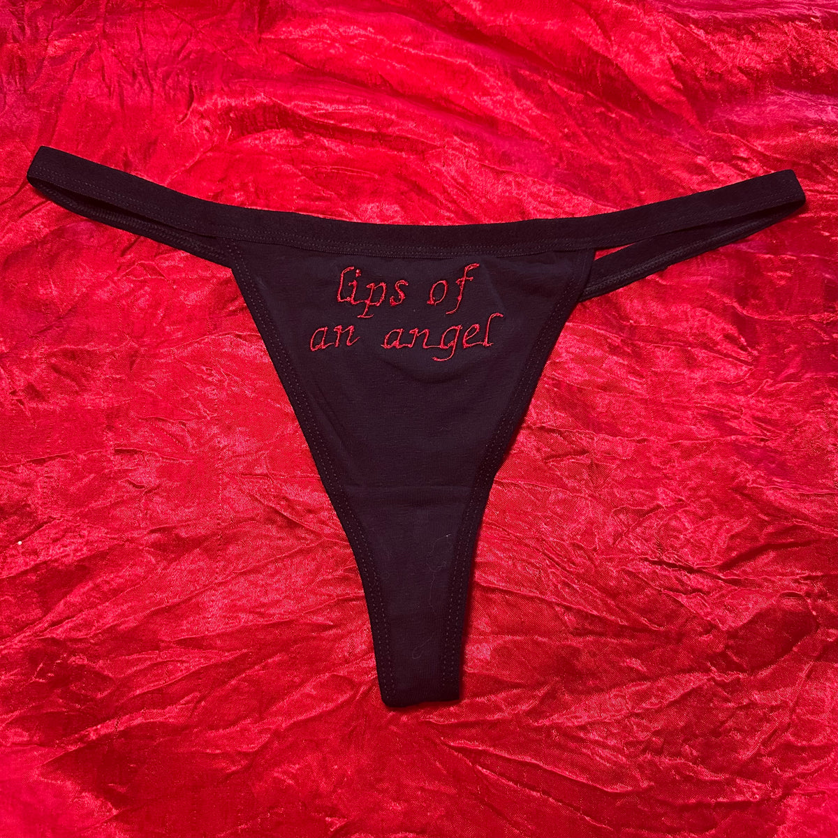 Lips of an Angel Thong (XL) black/red