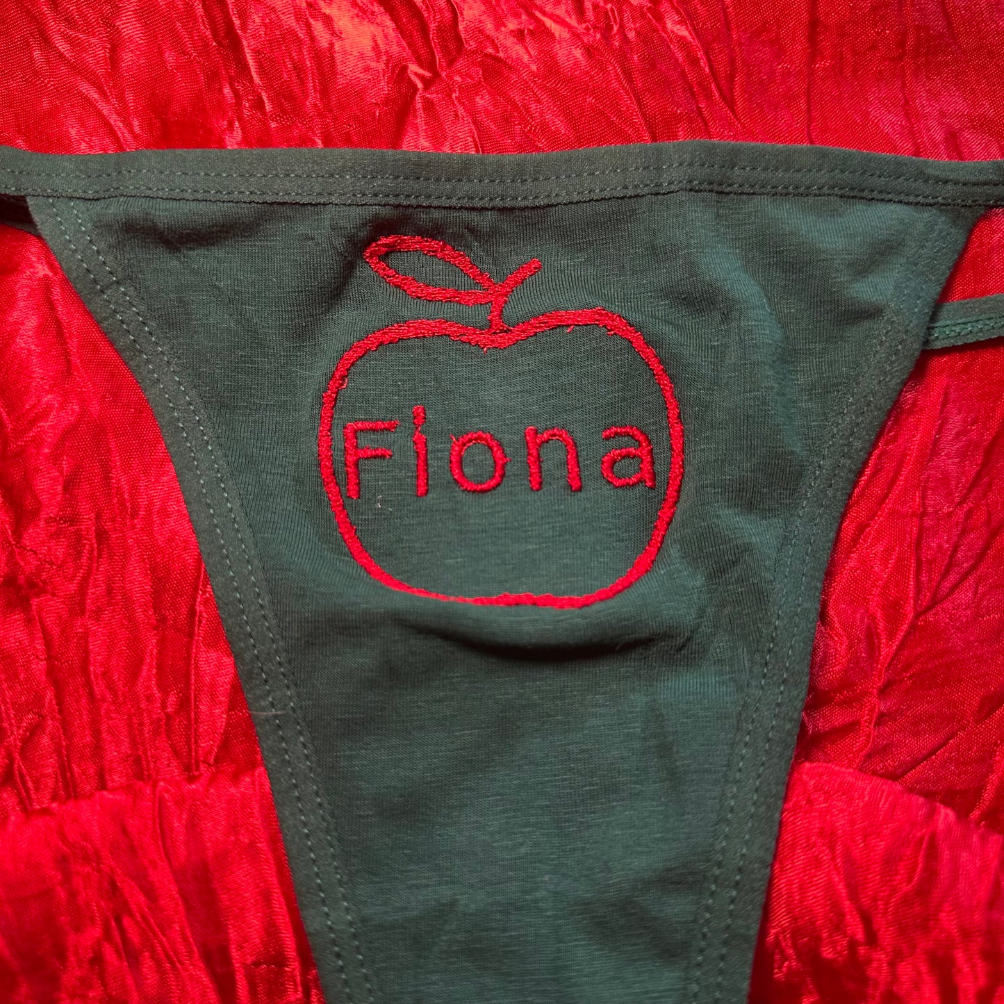 Fiona Apple Thong (S) green/red