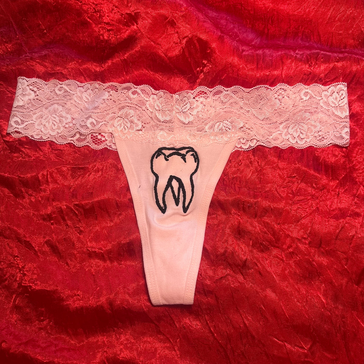 Tooth Lace Thong (S) peach/black