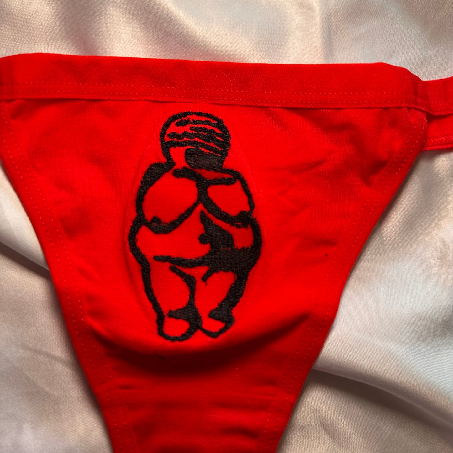 Venus of Willendorf Thong (XL) red/black