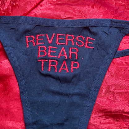 Reverse Bear Trap Thong (S) black/red