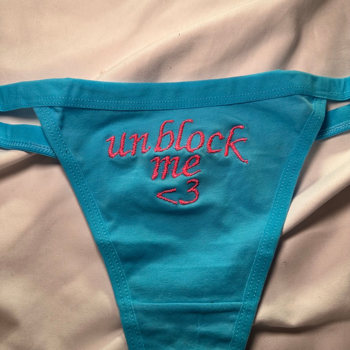 Unblock Me Thong (XL) blue/pink