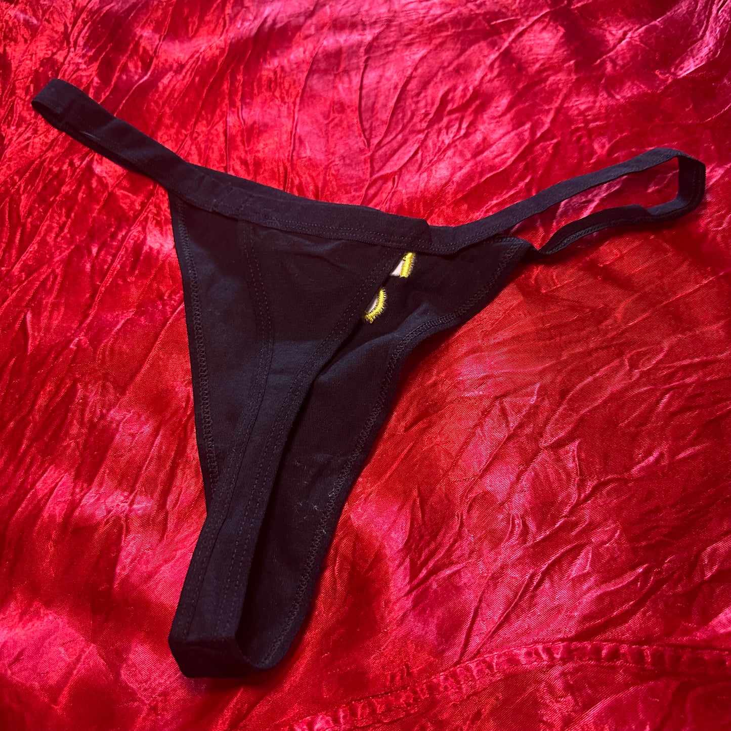 Final Girl Thong (XL) black/yellow