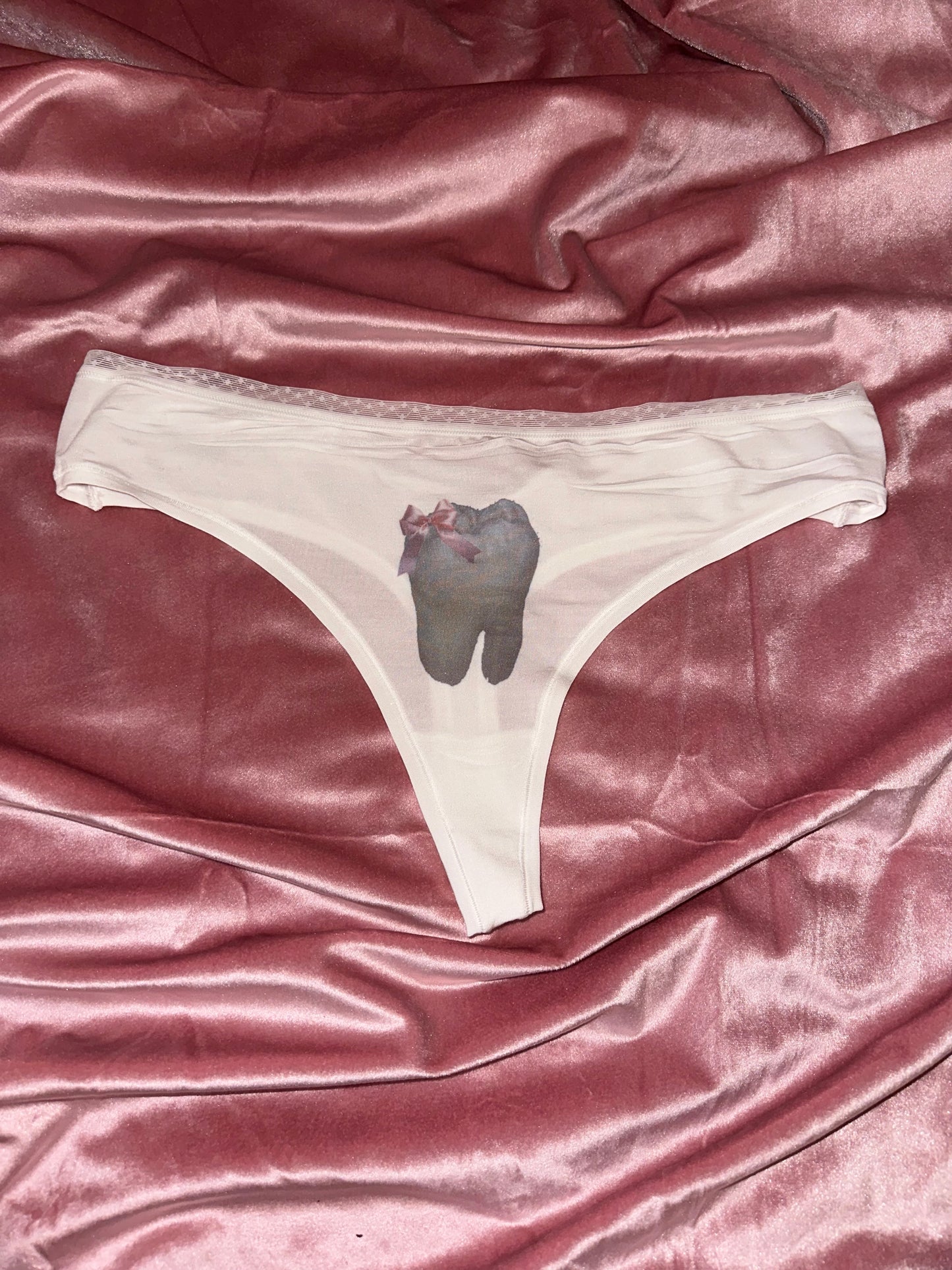 Tooth Bow Thong (XXL)