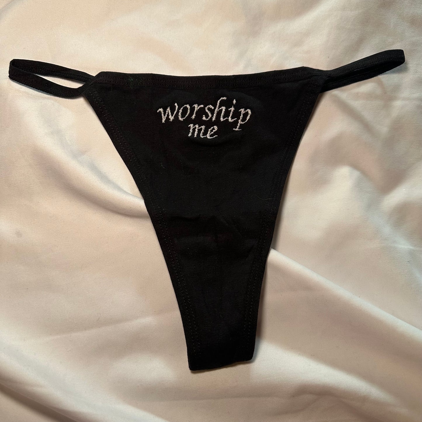 Worship Me Thong (S) black/white